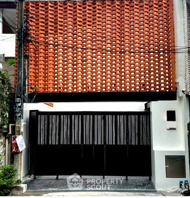 เช่าบ้านเดี่ยว ดิ เอ็มควอเทียร์ : บ้านเช่า 3 ห้องนอน ใกล้ BTS ทองหล่อ พรอมพร้อม (400 ตร.ม.) (ID 2126858)