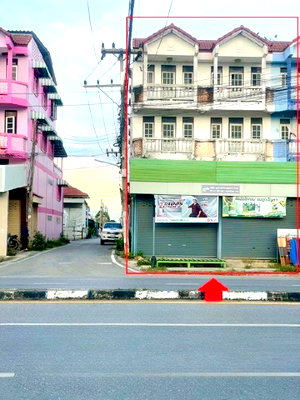 Shophouses for rent Phra Nakhon Sri Ayutthaya : Wat Uthai Sch. 1.3km. Ayutthaya Commercial Building for rent 2 units 3.5-storey including mezzanine