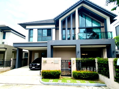 Houses for sale : House for sale, Bangkok Boulevard Rama 9, Luxury Nordic style, area 69.3 sq m. Beautiful house, good condition, wide pantry kitchen.