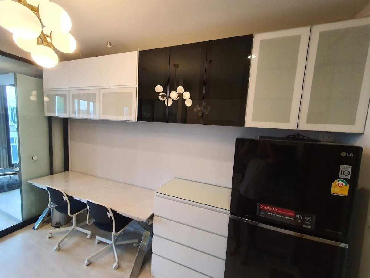 รูป ♦ Modern style ♦ ตึก C ชั้น 35+, Type A12 | 1 ห้องนอน 44.75 ตร.ม. | คอนโดมี Skywalk เชื่อมเข้า BTS เพลินจิต, Central Embassy - รูปที่ 13/17
