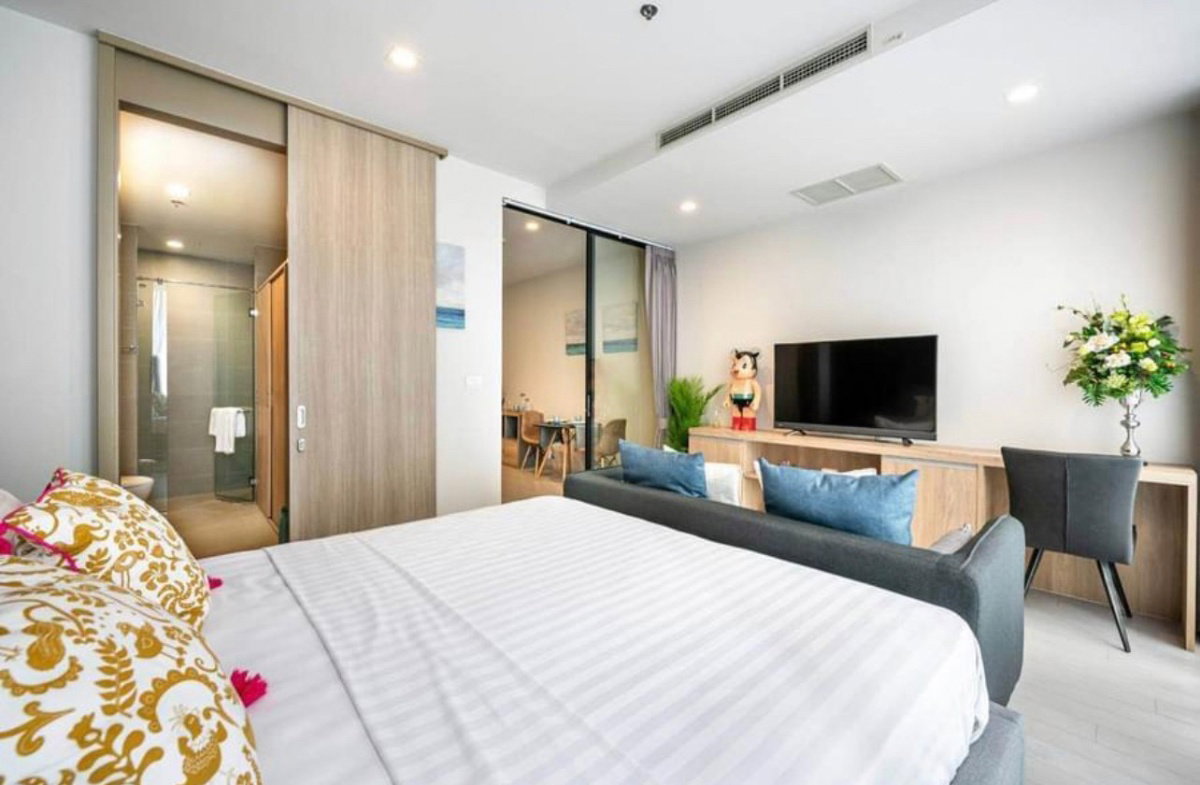 รูป ♢ Rare Unit ♢ ตึก C ชั้น 15+ | 1 ห้องนอน 42.58 ตร.ม. | คอนโดมี Skywalk เชื่อมเข้า BTS เพลินจิต, Central Embassy - รูปที่ 2/8