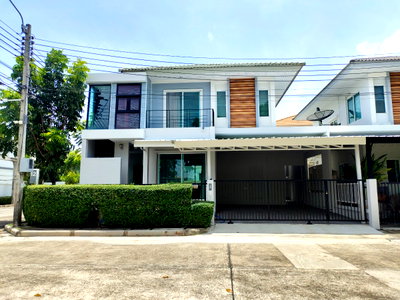 ขายบ้านเดี่ยว : [ขาย] บ้านเดี่ยว หลังมุม โครงการกรูฟวิลล์ บางนา กม.10  ใกล้เมกาบางนา ทางด่วน และแหล่งชุมชน