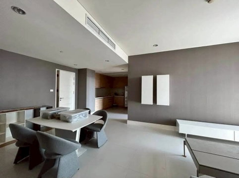 LTHC12794 - Condo for rent คอนโด ให้เช่า  ออกัสตัน สุขุมวิท 22 Size 140 sqm. 3 beds 3 baths Near BTS Phrom Phong Station ONLY 90K/Month