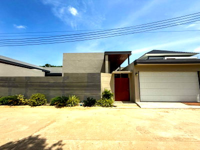 Houses for sale Central Si Racha : Single house for sale, Huai Yai, Phrom, Sriracha, beautiful house with private swimming pool