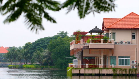 เช่าบ้านริมทะเลสาบ  4 นอน นิชดาธานี พร้อมสระว่ายน้ำส่วนตัว  Rimlake_BL159