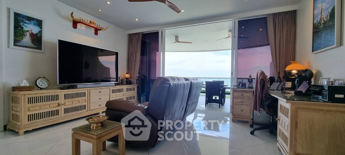 picture 3-BR 160 Sqm Condo For Sale, Pure Sunset Beach Near Na Chom Thian (ID 2136861) - 28/89