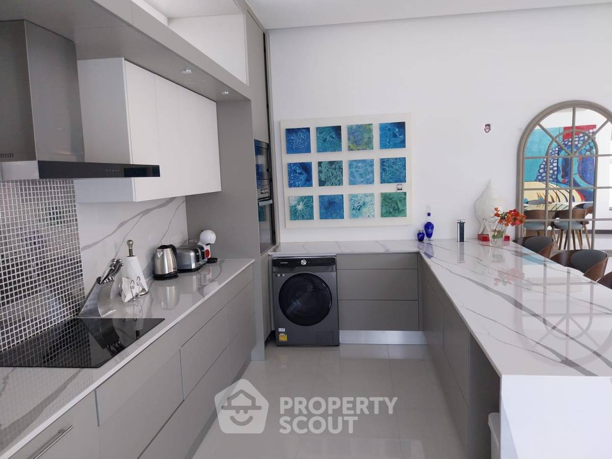 รูป วิลล่า 4 ห้องนอน ขนาด 360 ตร.ม. ขายในราไวย์ ภูเก็ต (ID 2005680) - รูปที่ 8/16