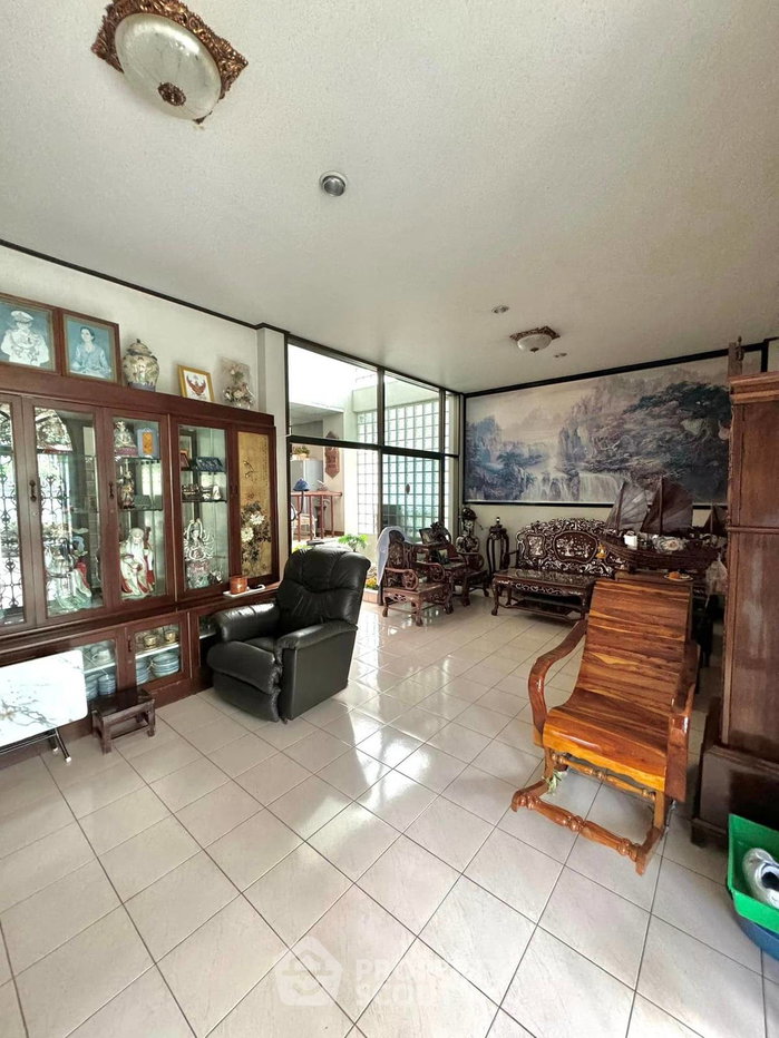 รูป บ้านเดี่ยว 4 ห้องนอน ซื้อได้ ย่านช่องนนทรี น่าซื้อ พร้อมเลี้ยงสัตว์ได้ (ID 1838104) - รูปที่ 7/12