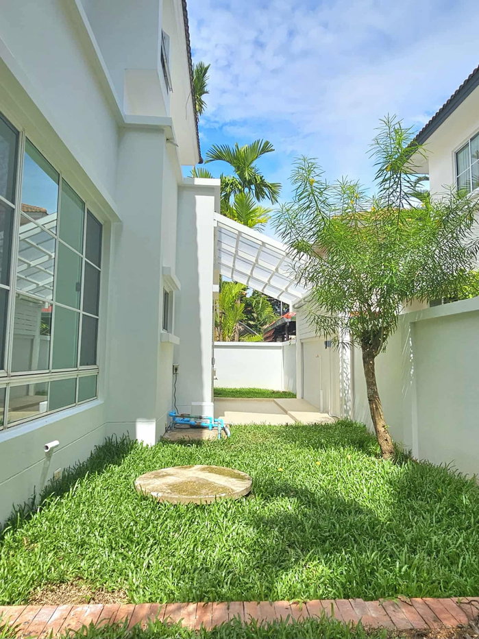picture House for SALE ! Close to downtown - near to Supermarkets, Fresh Market, University and etc - 5/15