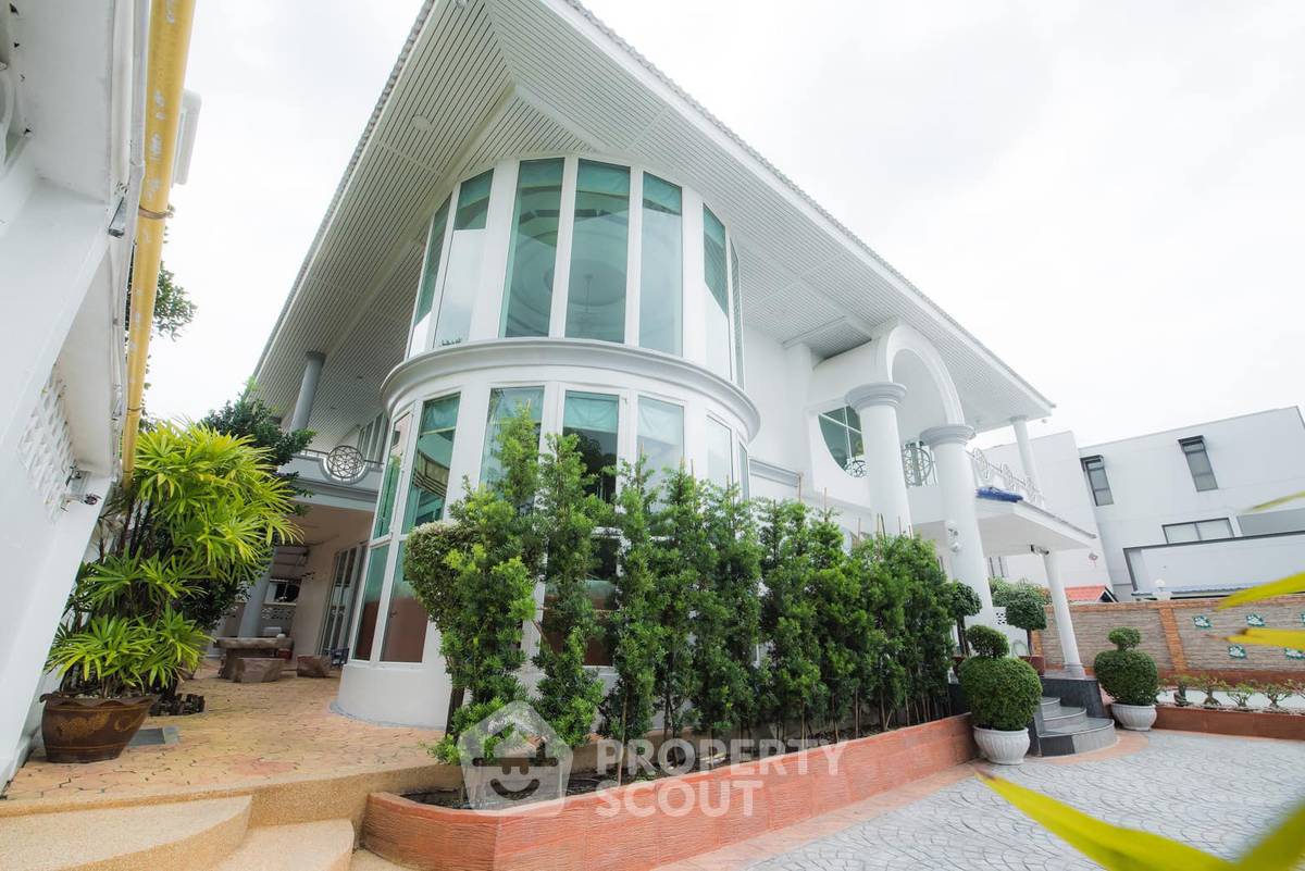 picture Pet-Friendly 5-Bed House For Sale Near ARL Ramkhamhaeng, Hua Mak (ID 1995530) - 2/21