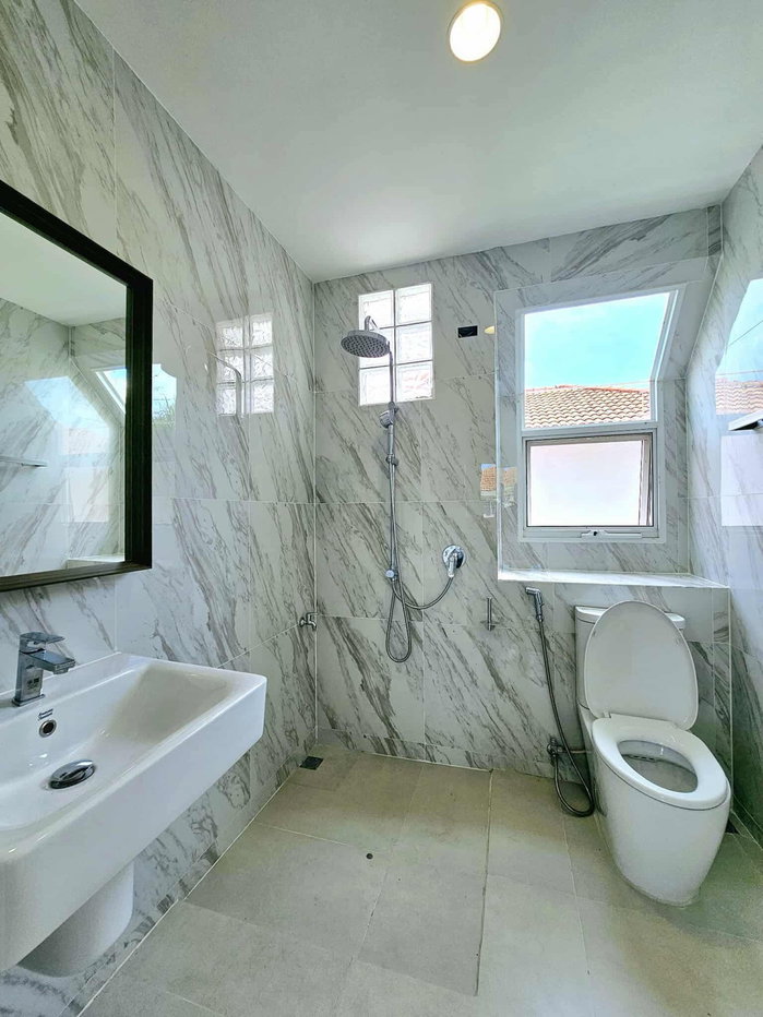 picture House for SALE ! Close to downtown - near to Supermarkets, Fresh Market, University and etc - 14/15