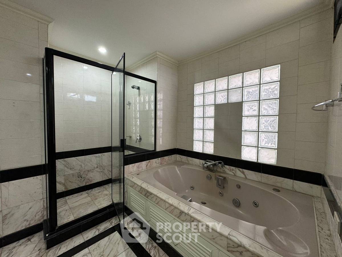 รูป คอนโด 3 ห้องนอน 218 ตร.ม. ให้เช่า Riverine Place ใกล้สวนใหญ่ (ID 2004457) - รูปที่ 15/16