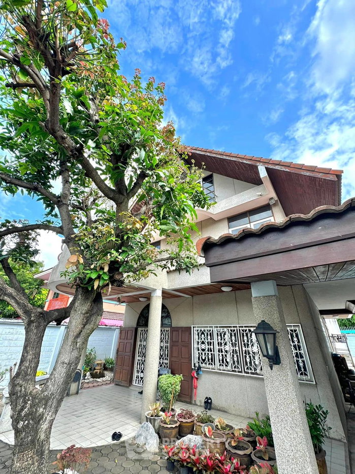 รูป บ้านเดี่ยว 4 ห้องนอน ซื้อได้ ย่านช่องนนทรี น่าซื้อ พร้อมเลี้ยงสัตว์ได้ (ID 1838104) - รูปที่ 1/12