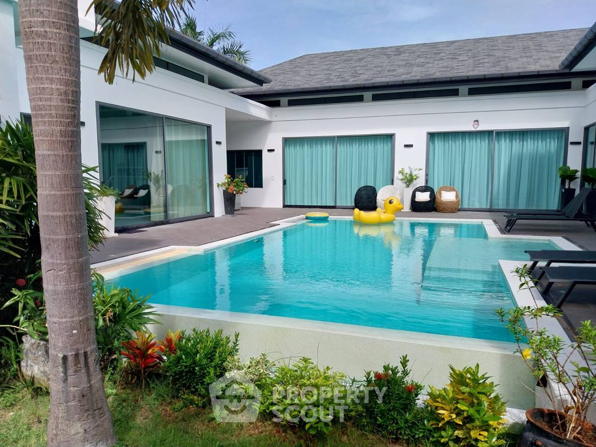 รูป วิลล่า 4 ห้องนอน ขนาด 360 ตร.ม. ขายในราไวย์ ภูเก็ต (ID 2005680) - รูปที่ 11/16