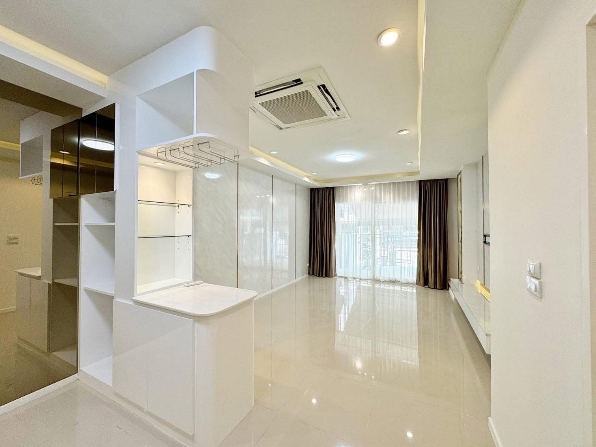 รูป P0087 ขายทาวน์เฮ้าส์ 3 ชั้น บ้านกลางเมือง สวนหลวง (หลังมุม พร้อมตกแต่ง) - รูปที่ 10/15