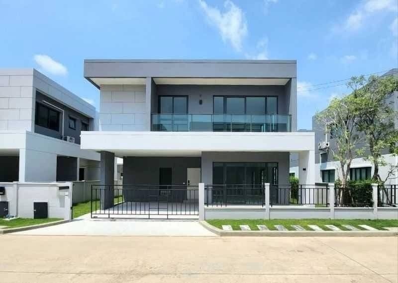 Houses for sale : P0092 For Sale New Single House at Centro Bangna, Near Mega Ba
