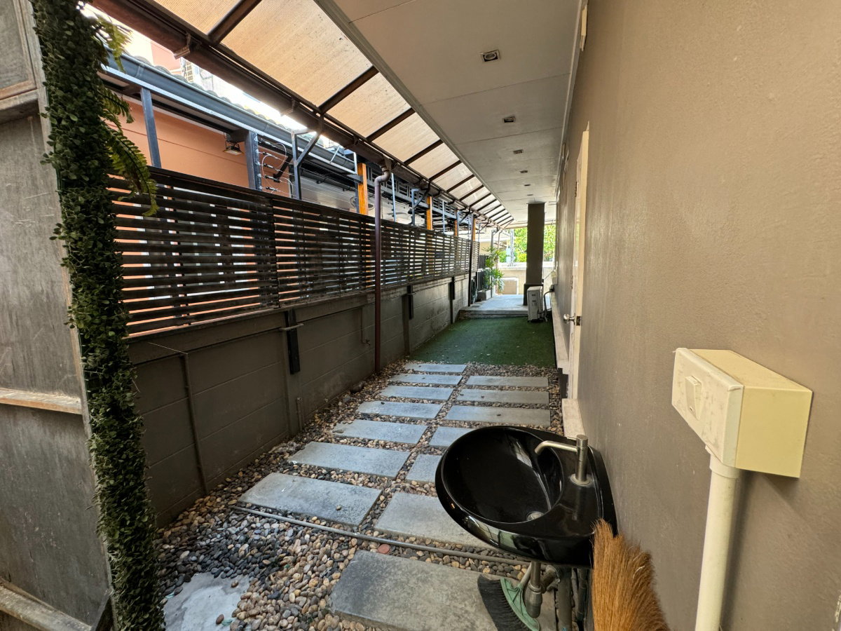รูป P0107 โกลเด้นนครา – บ้านหรูหลังใหญ่ 2 ชั้น ใจกลางลาดพร้าว - รูปที่ 30/40