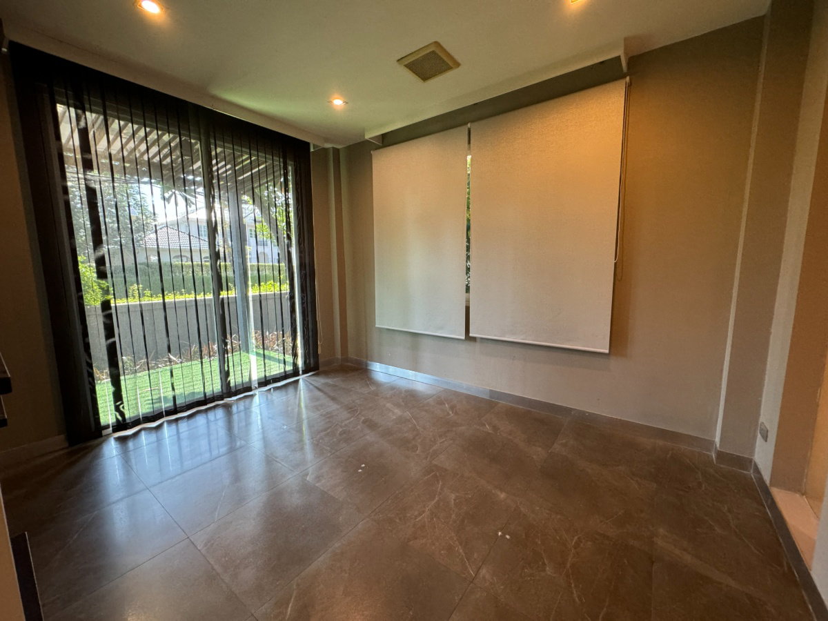 รูป P0107 โกลเด้นนครา – บ้านหรูหลังใหญ่ 2 ชั้น ใจกลางลาดพร้าว - รูปที่ 21/40