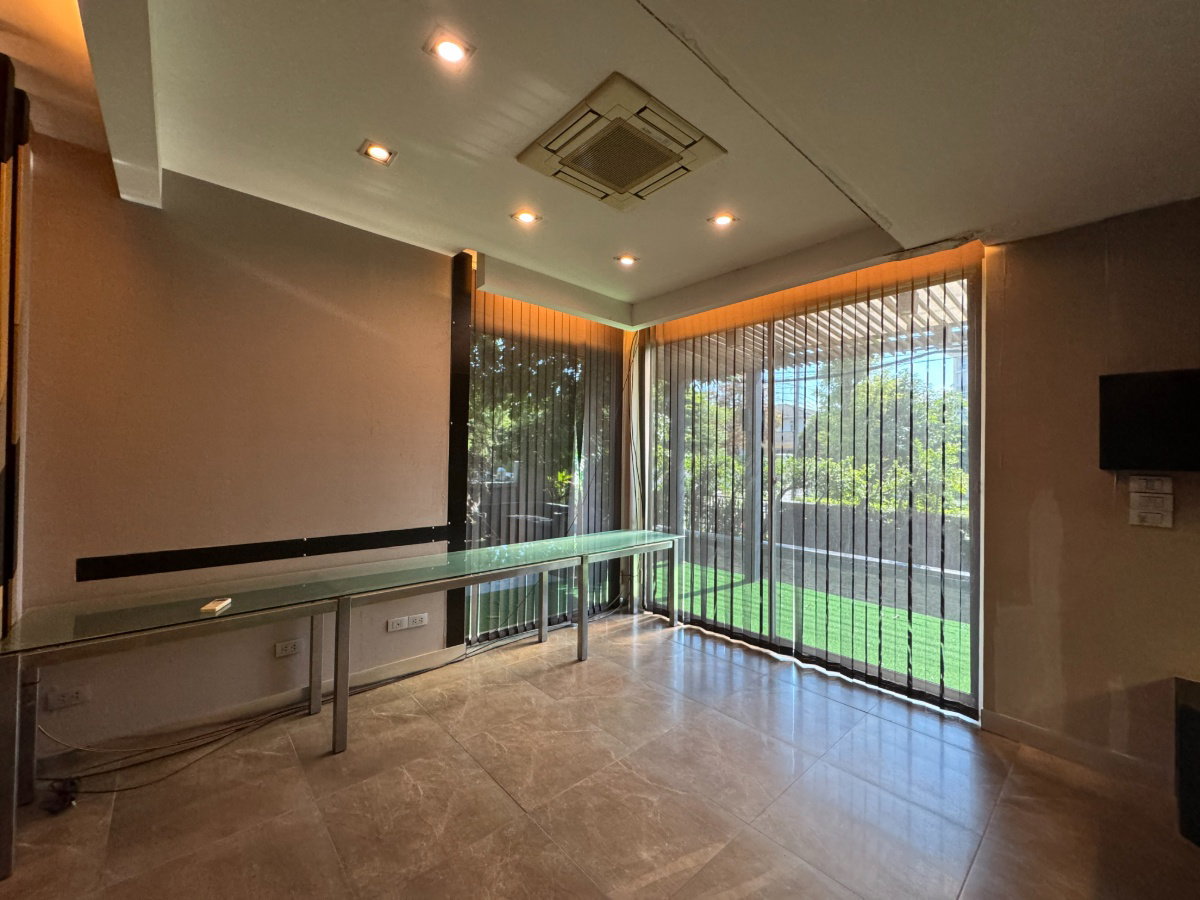 รูป P0107 โกลเด้นนครา – บ้านหรูหลังใหญ่ 2 ชั้น ใจกลางลาดพร้าว - รูปที่ 20/40