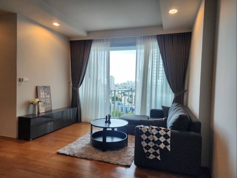Abstract Phaholyothin. 2bed 60sqm.  Line id: @pfagent