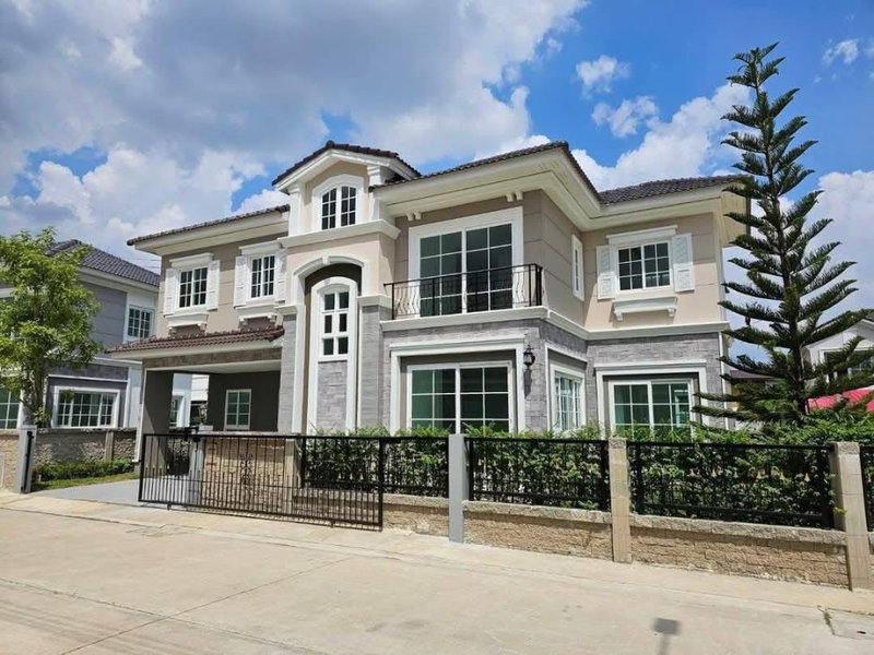 Houses for rent : P0108 Golden Neo Sukhumvit - Lasalle Luxury Home for Rent