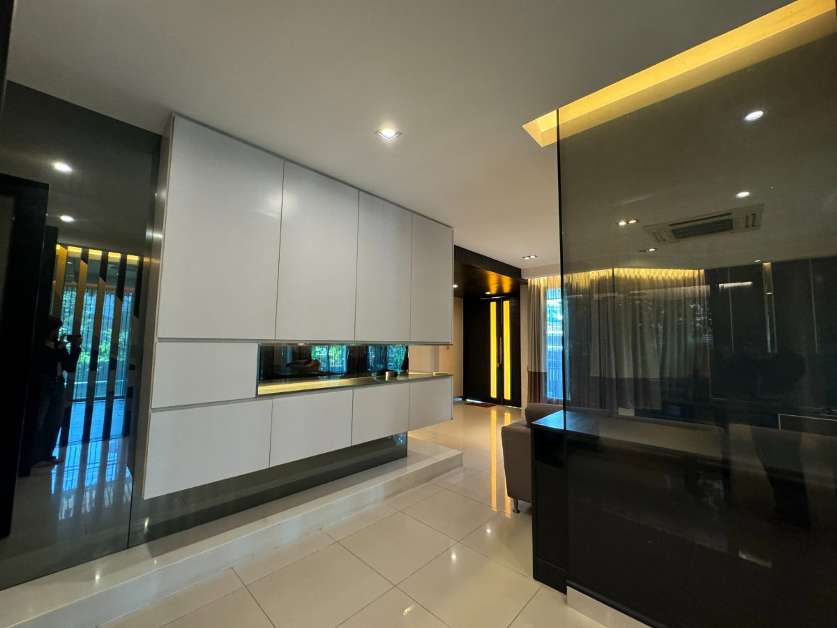 รูป P0107 โกลเด้นนครา – บ้านหรูหลังใหญ่ 2 ชั้น ใจกลางลาดพร้าว - รูปที่ 14/40