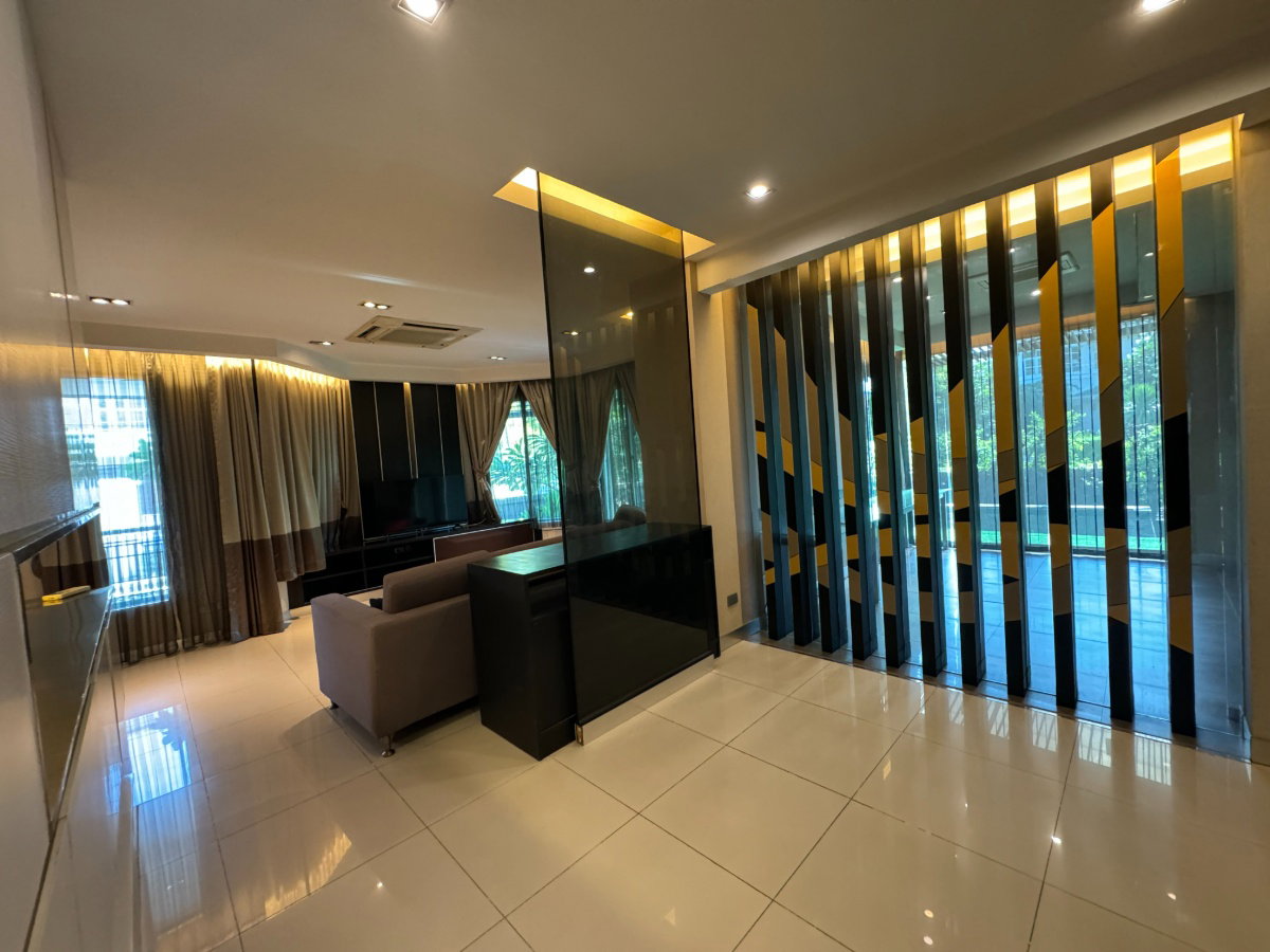 รูป P0107 โกลเด้นนครา – บ้านหรูหลังใหญ่ 2 ชั้น ใจกลางลาดพร้าว - รูปที่ 11/40