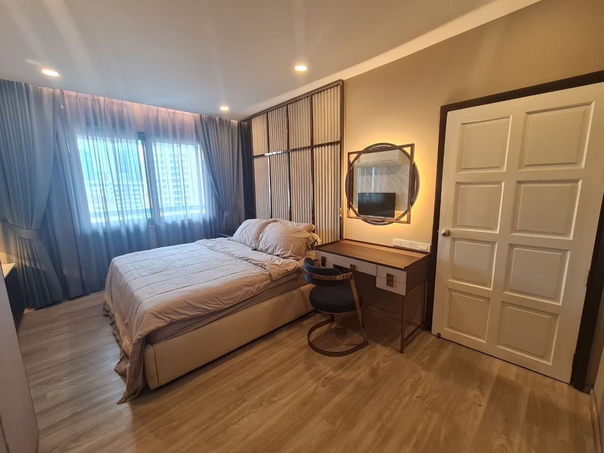 picture #S4152 For Rent Royal Castle Sukhumvit 39 - 9/18