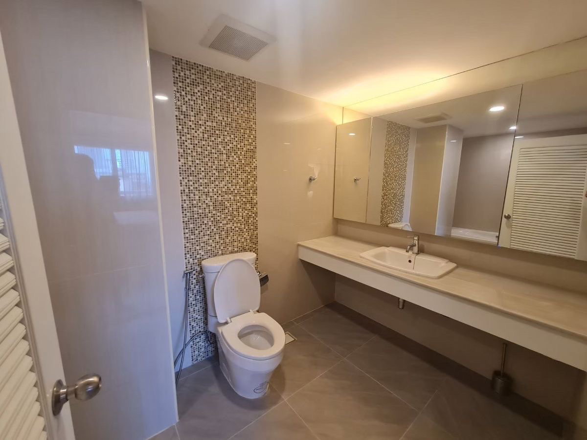 picture #S4152 For Rent Royal Castle Sukhumvit 39 - 5/18