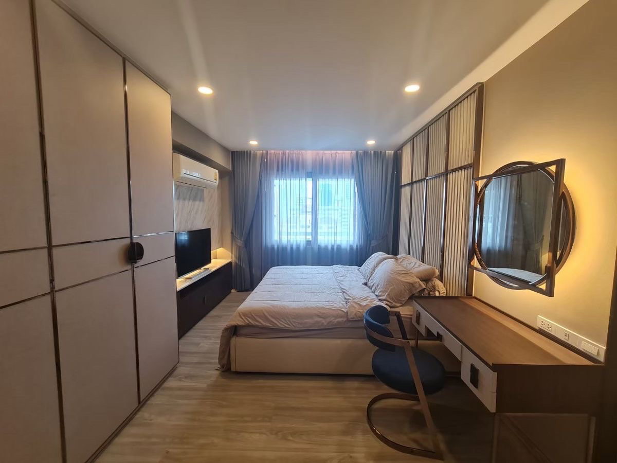 picture #S4152 For Rent Royal Castle Sukhumvit 39 - 8/18
