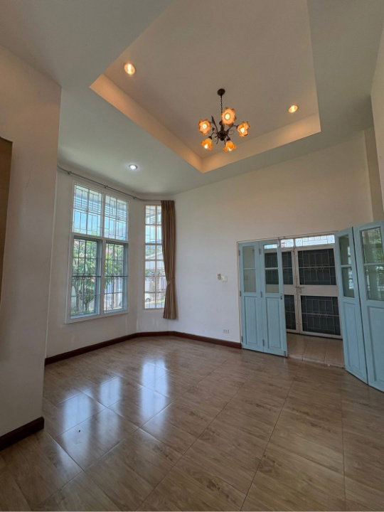 รูป P0130 ขายด่วน! บ้านเดี่ยวปุญณวิถี หมู่บ้านเมืองทอง 4 สุขุมวิท 101 - รูปที่ 4/19