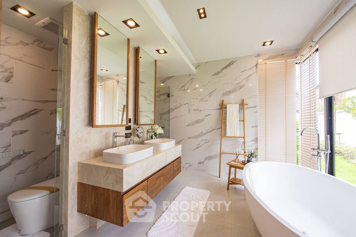 picture 4-Bedroom Villa 375 Sqm, Monetaria Villas Near Rawai Phuket (ID 1340038) - 7/27
