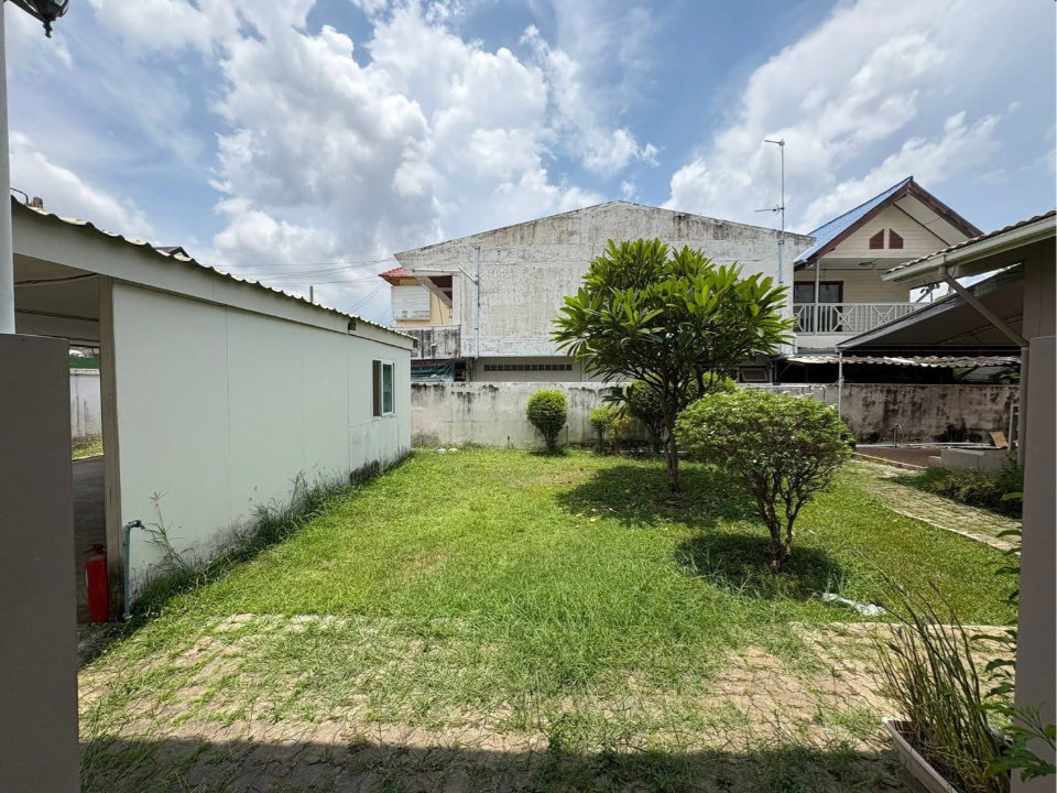 รูป P0130 ขายด่วน! บ้านเดี่ยวปุญณวิถี หมู่บ้านเมืองทอง 4 สุขุมวิท 101 - รูปที่ 17/19