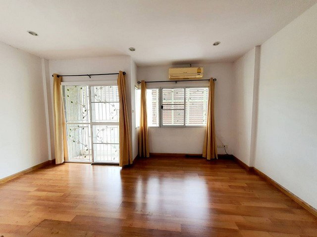 picture FOR SALE  TOWNHOUSE PROPERTY  2450000 BAHT. - 10/17