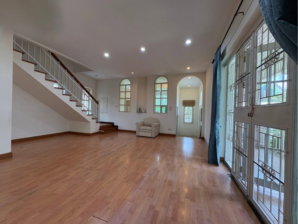 รูป P0130 ขายด่วน! บ้านเดี่ยวปุญณวิถี หมู่บ้านเมืองทอง 4 สุขุมวิท 101 - รูปที่ 7/19