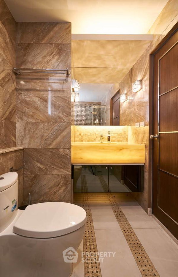 รูป คอนโด 2 ห้องนอน ที่ Pathumwan Resort ใกล้ BTS พญาไท 200 ม. 📍 (ID 2220579) - รูปที่ 3/8