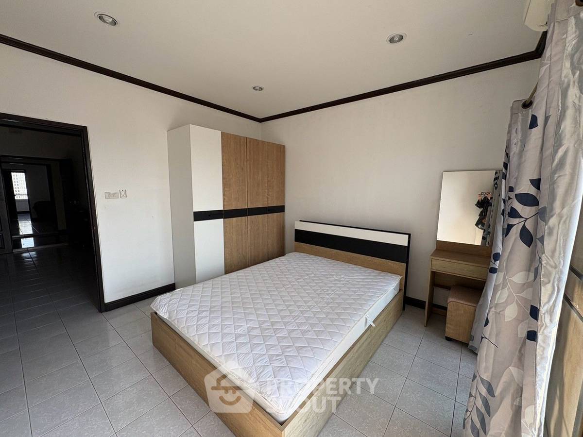 รูป คอนโด 2 ห้องนอน ให้เช่า ที่ Country Complex Bangna ใกล้ BTS บางนา (ID 2075434) - รูปที่ 3/8