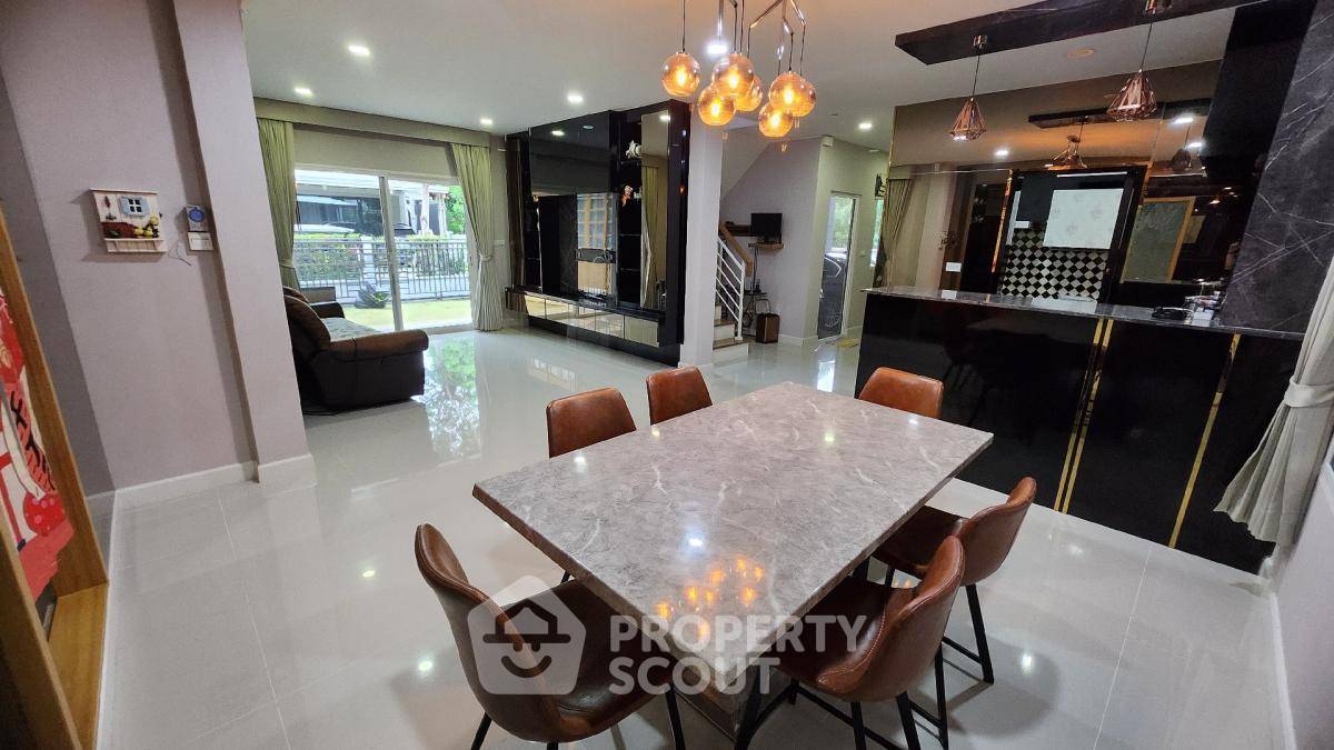 picture Pet-Friendly 4-BR House 250 Sqm For Sale Near MRT Phasi Charoen (ID 1541549) - 7/14