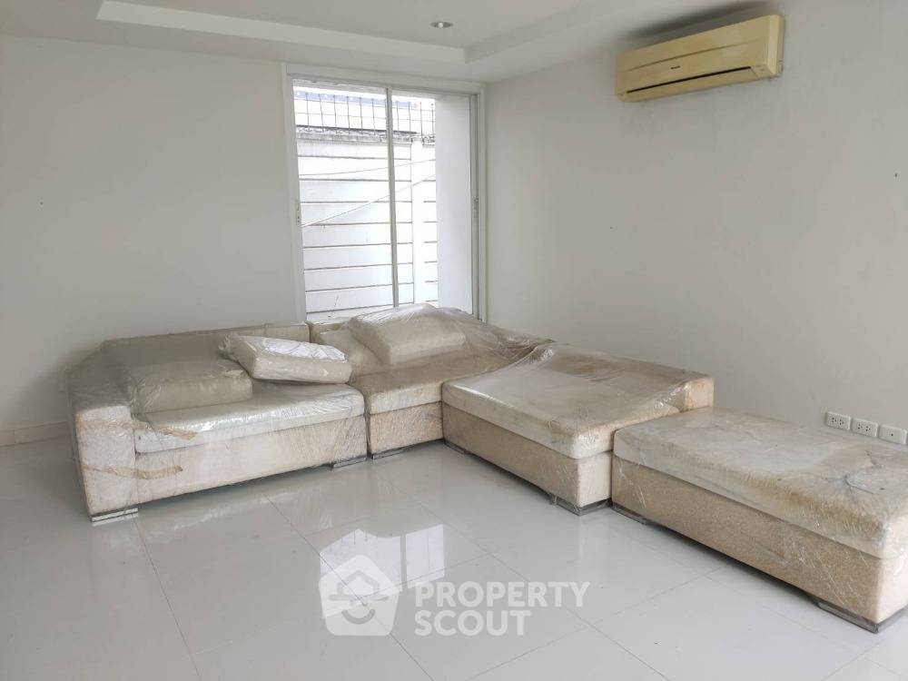 รูป บ้านเดี่ยว 3 ห้องนอน ขาย 310 ตร.ม. ใกล้สนามบินสุวรรณภูมิ แขวงสะพานสูง (ID 1497419) - รูปที่ 4/6