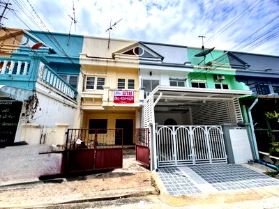 Townhouses for sale : Townhouse for sale, Phattharawan Village, Soi Chueamsamphan 17, 2-storey townhouse, Nong Chok (N.748)