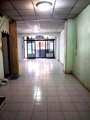 Townhouses for sale : Townhouse 3-storey for sale 21 Sq.wa. Pongsirichai Village Petchkasaem Road