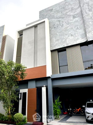 ขายบ้านเดี่ยว : บ้านเดี่ยว 3 ห้องนอน 430 ตร.ม. ขาย โครงการ BuGaan Krungthep Kreetha เขตหัวหมาก (ID 1836629)