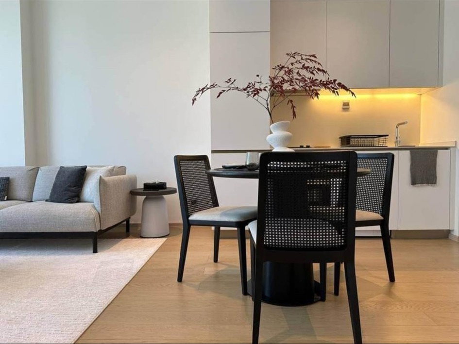 รูป ♦ Modern Room ♦ ชั้น 20+ 55.70 ตร.ม. | 1 ห้องนอน 1 ห้องน้ำ | คอนโดใกล้ BTS ทองหล่อ 190 ม., เมเจอร์ ซีนีเพล็กซ์ สุขุมวิท 550 ม. - รูปที่ 10/11