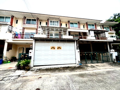 Townhouses for sale : Urgent sale, Supalai Suan Luang Rama 9 Village, very new condition, only 4.1 million -668