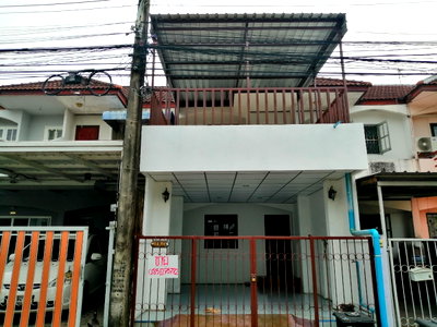 Townhouses for sale Eastern Asia University : 2 storey townhouse for sale, ready to move in, Rangsit Khlong 4, very good location, near the community mall