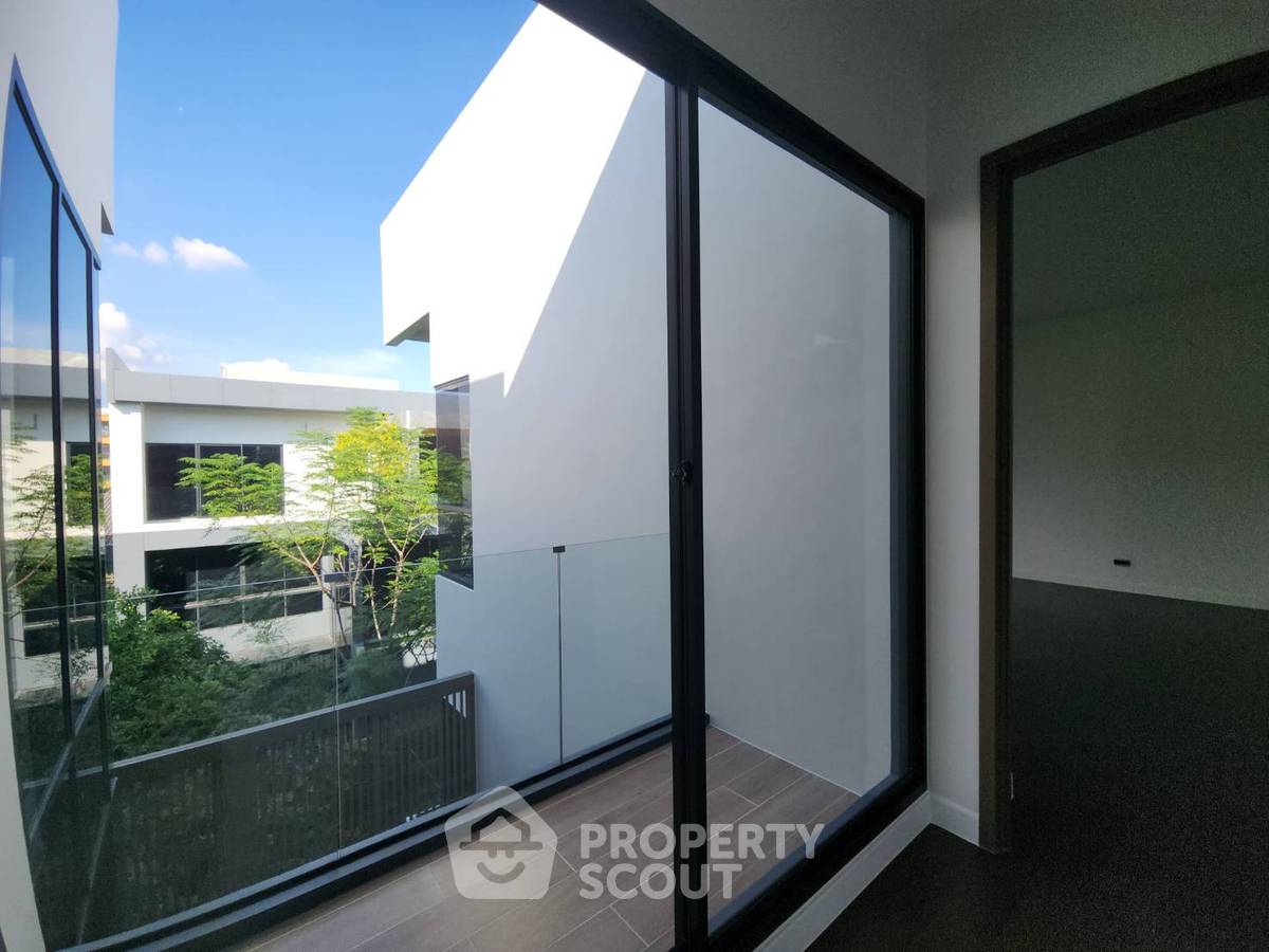 รูป บ้านเดี่ยว 4 ห้องนอน ขาย บุเกิ้น กรุงเทพกรีฑา ทำเลหัวหมาก บางกะปิ (เลี้ยงสัตว์ได้) (ID 1917629) - รูปที่ 12/23
