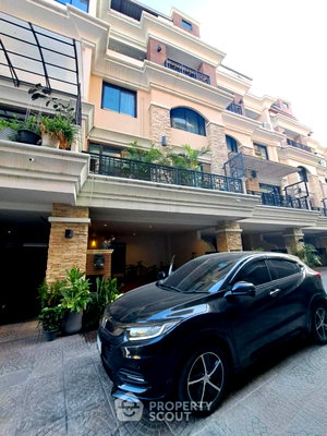 ทาวน์โฮม ดองกิ มอลล์ ทองหล่อ   : ทาวน์โฮม 3 ห้องนอน สำหรับขาย โครงการ Evanston Thonglor 25 ที่พร้อมรับสัตว์เลี้ยง (ID 2006475)