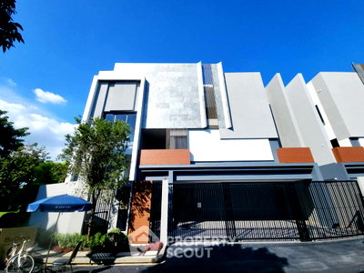 ขายบ้านเดี่ยว : บ้านเดี่ยว 4 ห้องนอน ขาย บุเกิ้น กรุงเทพกรีฑา ทำเลหัวหมาก บางกะปิ (เลี้ยงสัตว์ได้) (ID 1917629)