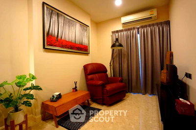ขายคอนโด : คอนโด 1 ห้องนอน เดอะ เครส สุขุมวิท 34 ใกล้ BTS ทองหล่อ 200 ม. 📍 (ID 754034)