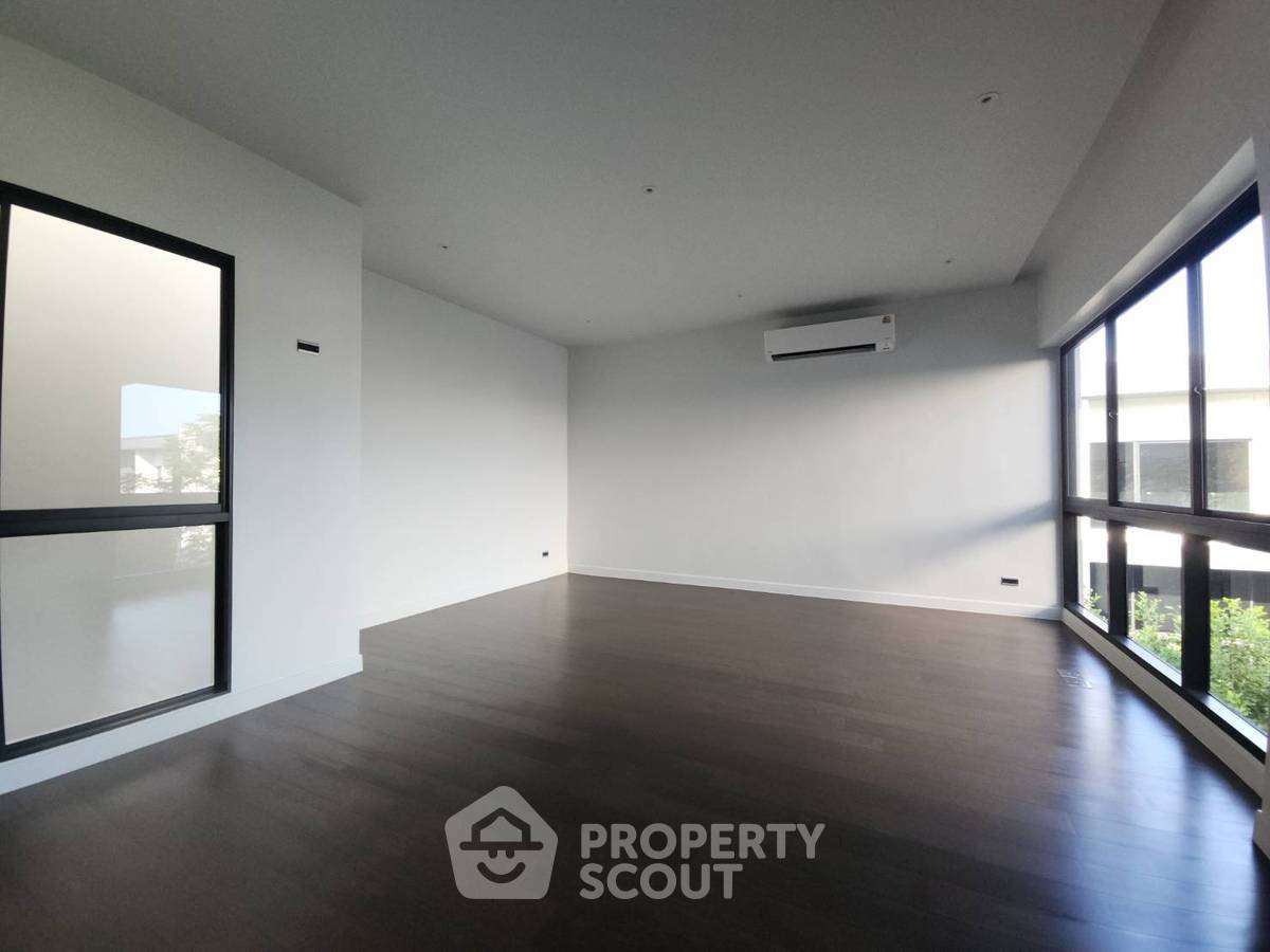 รูป บ้านเดี่ยว 4 ห้องนอน ขาย บุเกิ้น กรุงเทพกรีฑา ทำเลหัวหมาก บางกะปิ (เลี้ยงสัตว์ได้) (ID 1917629) - รูปที่ 9/23